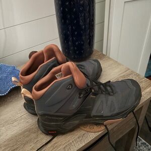 Salomon Men's Black and Tan Hiking Shoes